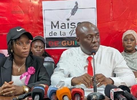 منتدى الشباب السياسي في غينيا يدعو إلى احترام تعهدات الانتقال ويرفض الدعوات لترشح الجنرال دومبويا