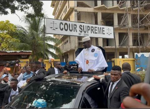 الرئيس الانتقالي مامادي دومبويا يقدّم ترشحه رسمياً للانتخابات الرئاسية في غينيا