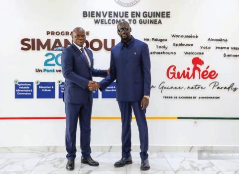 الرئيس الغابوني في كوناكري… دعم علني لمسار الانتقال في غينيا وتعاون متنامٍ في مشروع سيماندو العملاق