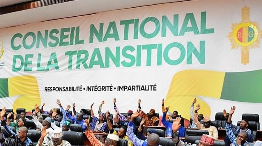 موظفو المجلس الوطني الانتقالي الغيني