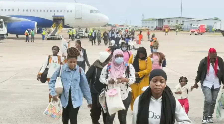 عودة طوعية لـ 125 مواطناً غينياً من مصر 