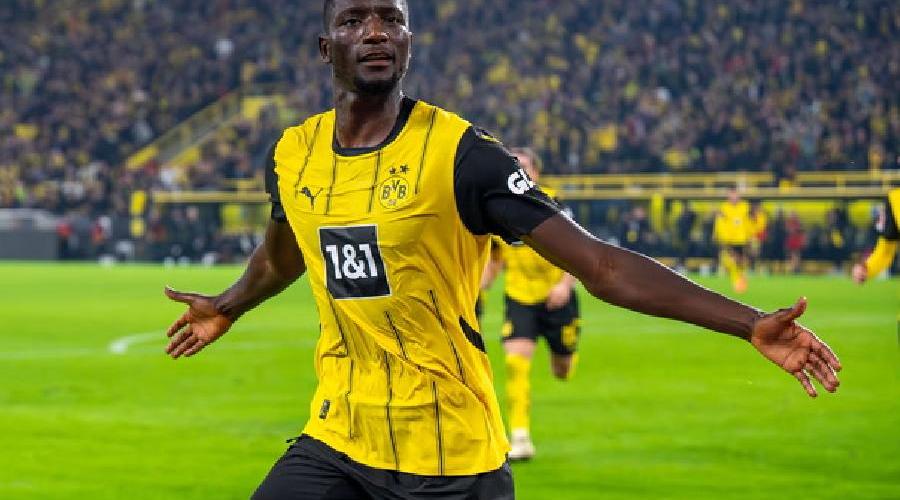 سيرو غيراسي ضمن العشرة الأوائل المرشحين لجائزة الكرة الذهبية الإفريقية 2025