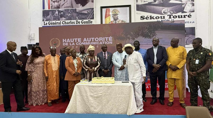 في الذكرى الثالثة والثلاثين لتأسيس الهيئة العليا للإعلام: بوبكر ياسين ديالو يكرّم رواد تحرير الفضاء الإعلامي في غينيا