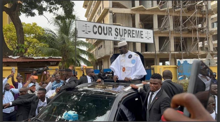 الرئيس الانتقالي مامادي دومبويا يقدّم ترشحه رسمياً للانتخابات الرئاسية في غينيا