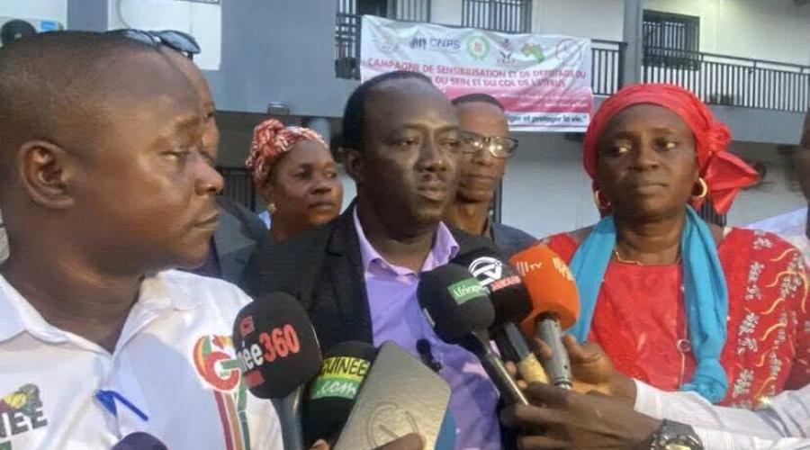 **كوناكري: انطلاق مفاوضات حاسمة بين الحكومة ونقابات التعليم لتفادي إضراب وشيك**